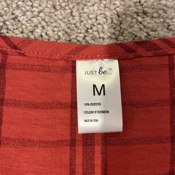 Just Be 3/4 Sleeve Air Flow V-neck Top - Picture 8 of 9